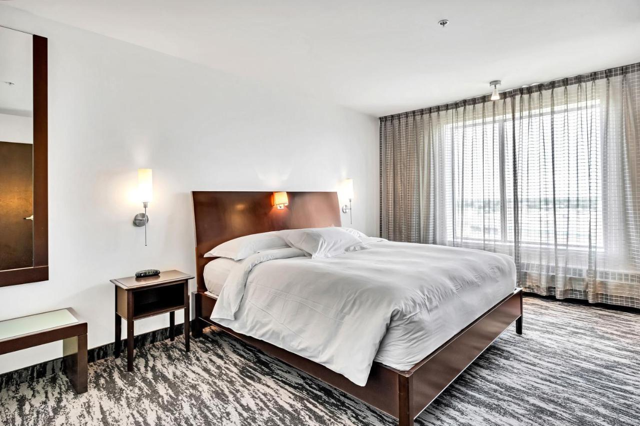Hotel Mortagne Boucherville Eksteriør bilde