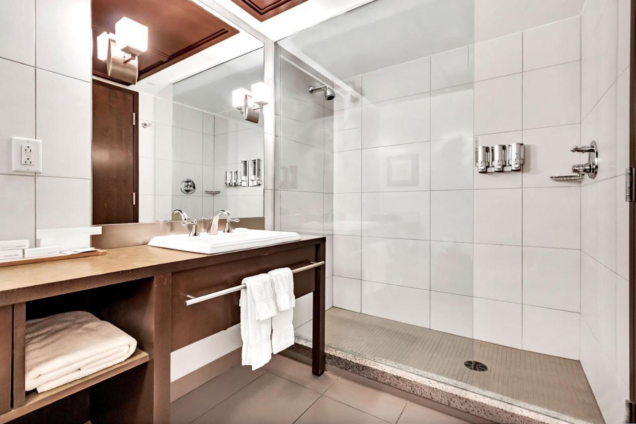 Hotel Mortagne Boucherville Eksteriør bilde