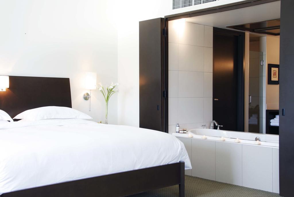 Hotel Mortagne Boucherville Eksteriør bilde