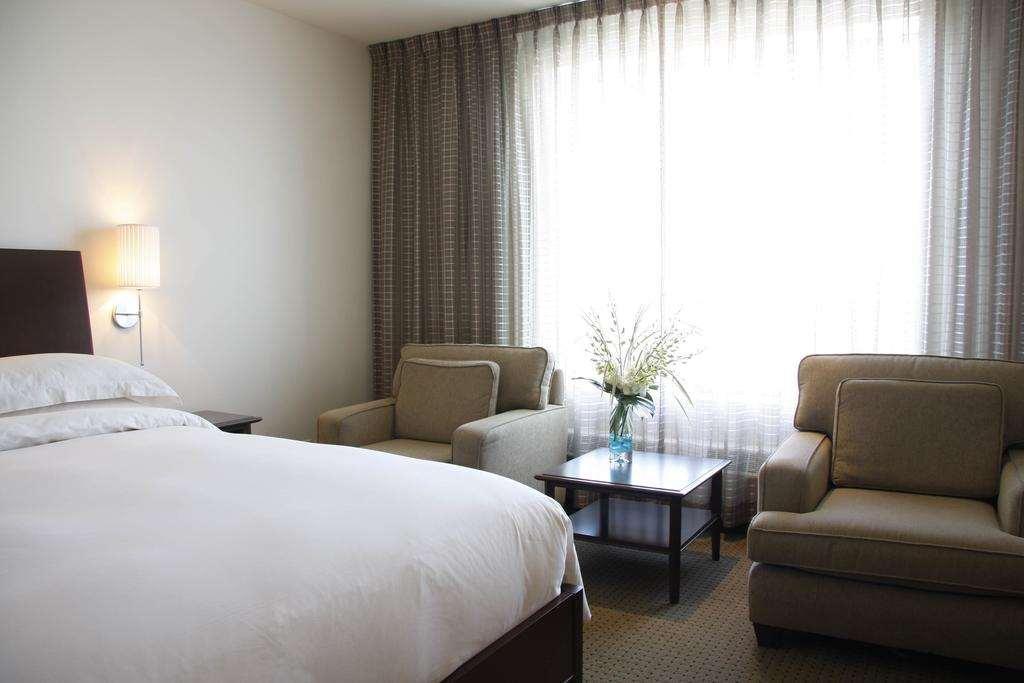 Hotel Mortagne Boucherville Eksteriør bilde