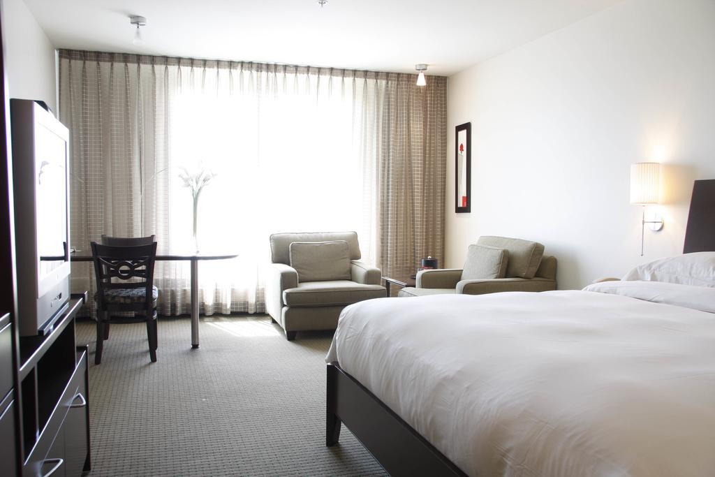 Hotel Mortagne Boucherville Eksteriør bilde
