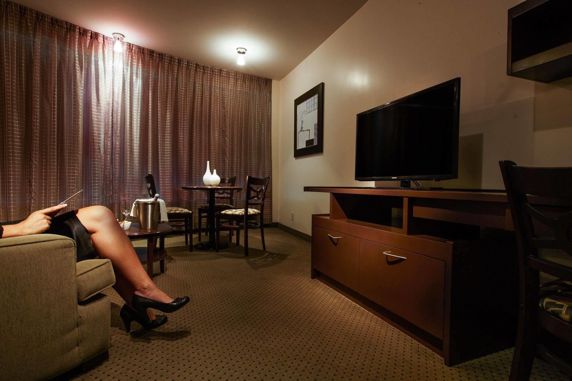 Hotel Mortagne Boucherville Eksteriør bilde